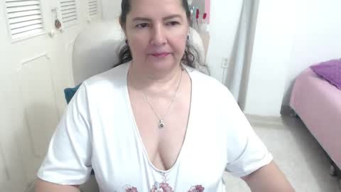 leonela   online show from 04.22.26