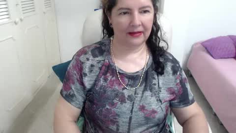 leonela   online show from 04.28.26
