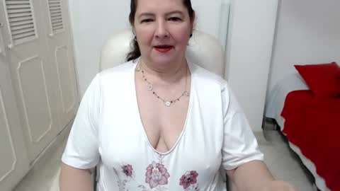 leonela   online show from 06.10.26