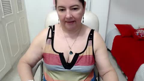 leonela   online show from 06.15.26