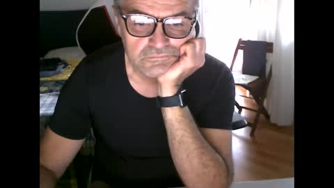 Snapshot of leonida62 chatting on 10.30.25 leonida62 online show from 10.30.25