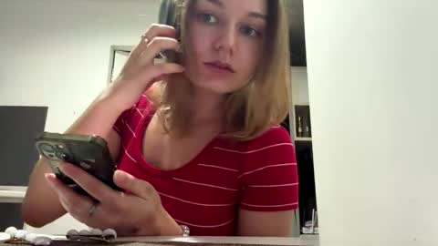 Snapshot of leonidadesantiago chatting on 06.01.26 Reily online show from 06.01.26
