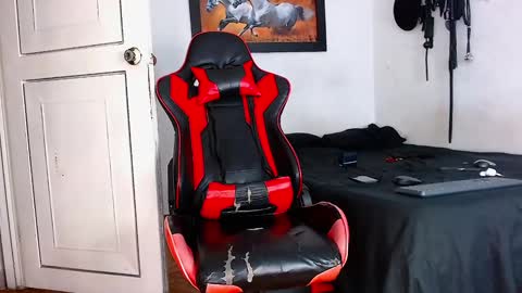 Snapshot of leonidas_k18 chatting on 01.07.25 ANDRES online show from 01.07.25