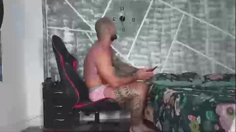 Snapshot of leonidas_k18 chatting on 09.16.25 ANDRES online show from 09.16.25