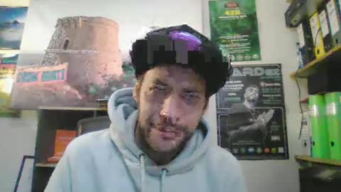 Snapshot of leonidascum chatting on 11.29.25 leonidascum online show from 11.29.25