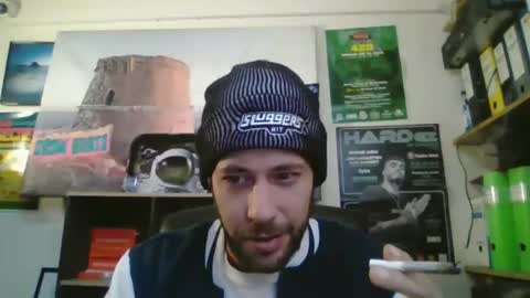 Snapshot of leonidascum chatting on 12.22.25 leonidascum online show from 12.22.25