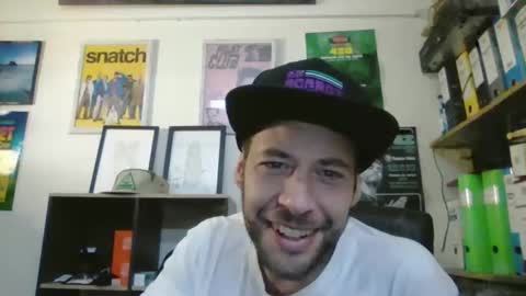 Snapshot of leonidascum chatting on 02.19.26 leonidascum online show from 02.19.26