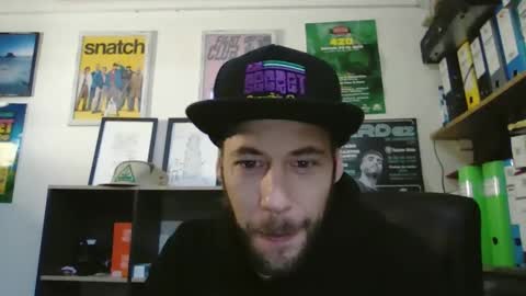 Snapshot of leonidascum chatting on 02.25.26 leonidascum online show from 02.25.26