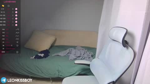 leonkissboy online show from 03.18.26