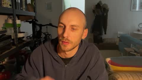 Snapshot of leonvampire chatting on 10.13.25 Leon online show from 10.13.25