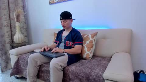 Leo  online show from 10.10.25