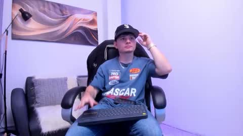 Leo  online show from 11.14.25