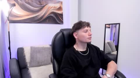 Leo  online show from 12.18.25