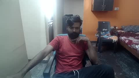 Snapshot of leosbroad chatting on 12.30.24 Leo online show from 12.30.24