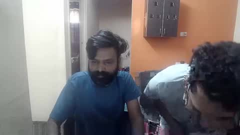 Snapshot of leosbroad chatting on 01.01.25 Leo online show from 01.01.25