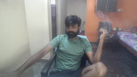 Snapshot of leosbroad chatting on 01.06.25 Leo online show from 01.06.25