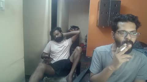 Snapshot of leosbroad chatting on 02.01.25 Leo online show from 02.01.25