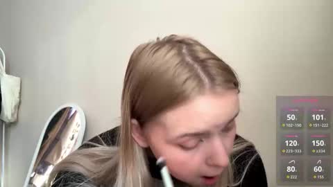 Hello everyone Im Lora Its my first day Were going to have fun together online show from 03.17.26