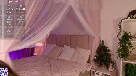 Nicole Moore online show from 01.14.26