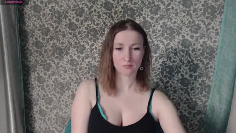 Snapshot of lesanamagic chatting on 12.14.24 LesanaMagic online show from 12.14.24