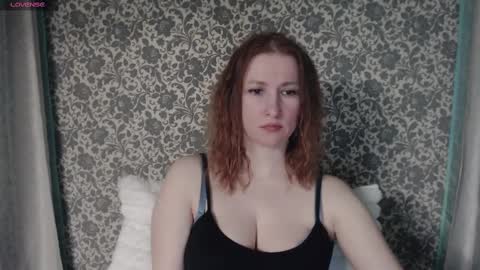 Snapshot of lesanamagic chatting on 02.19.25 LesanaMagic online show from 02.19.25