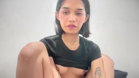 Trisha18 online show from 11.30.25