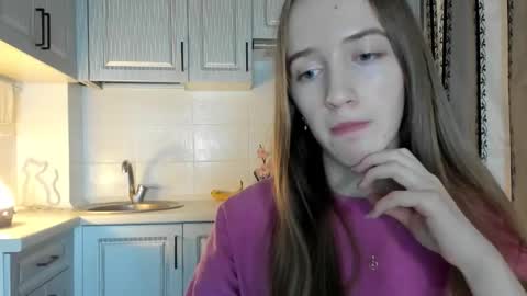  LESLIE   online show from 11.19.25