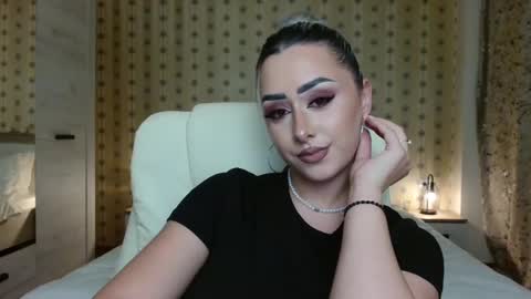 leslie_secret online show from 12.04.24