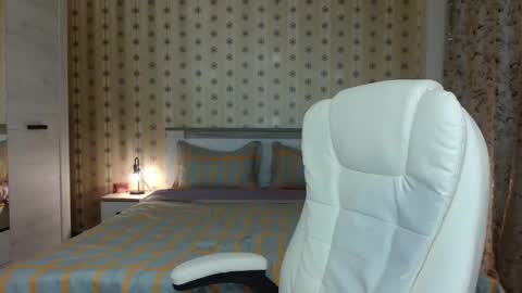 leslie_secret online show from 01.23.25