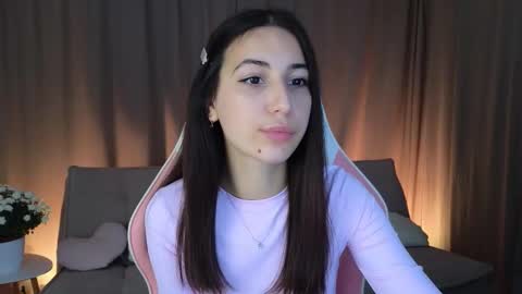 Snapshot of lesliestein chatting on 11.06.25 lesliestein online show from 11.06.25