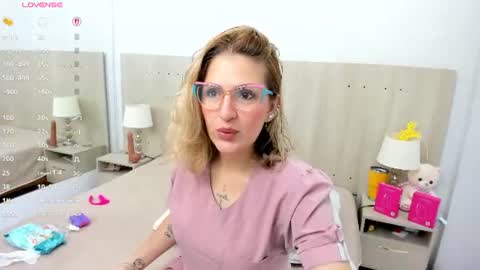 Lesly Santodomingo online show from 07.26.26