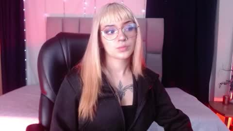 Snapshot of lessboobs_gh chatting on 02.09.25 Less  online show from 02.09.25