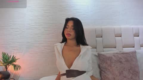 Less Lee online show from 02.19.26