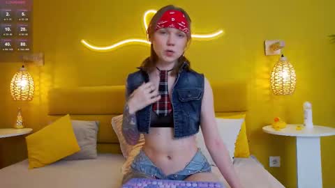 Snapshot of lessysweety chatting on 11.14.25 Lessy online show from 11.14.25