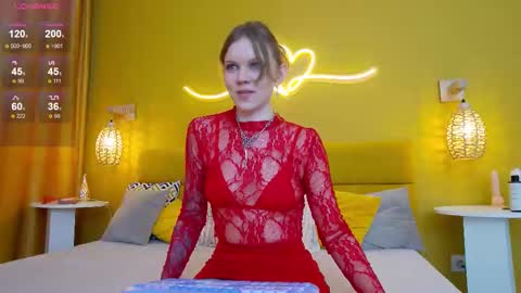 Snapshot of lessysweety chatting on 11.17.25 Lessy online show from 11.17.25