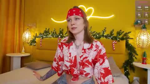 Snapshot of lessysweety chatting on 12.05.25 Lessy online show from 12.05.25