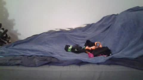 Snapshot of lestaro chatting on 12.22.24 neoglo online show from 12.22.24