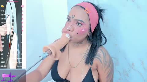 Snapshot of leticia_lynn1 chatting on 04.02.26 LETI 3 online show from 04.02.26