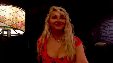 Snapshot of leticiareys chatting on 02.23.26 leticiareys online show from 02.23.26