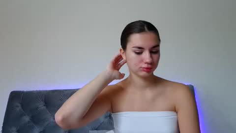 Snapshot of lette_emily chatting on 10.28.25 Emily online show from 10.28.25