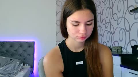 Snapshot of lette_emily chatting on 10.30.25 Emily online show from 10.30.25