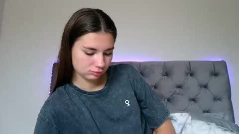 Snapshot of lette_emily chatting on 11.04.25 Emily online show from 11.04.25