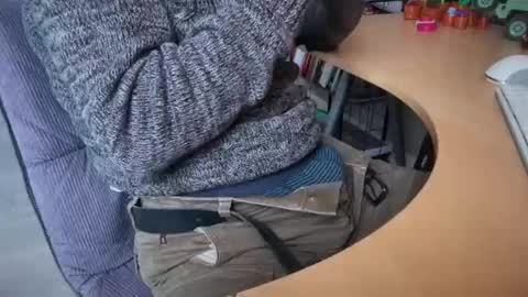 Snapshot of leukurrt chatting on 12.22.25 leukurrt online show from 12.22.25