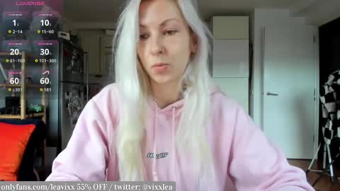 LeaVixx online show from 12.15.25