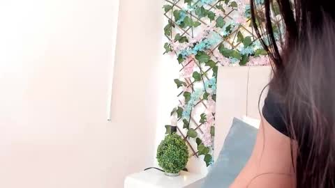 Gabrielle online show from 11.05.25