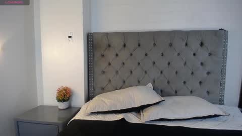 Lexi Howard  online show from 02.22.25