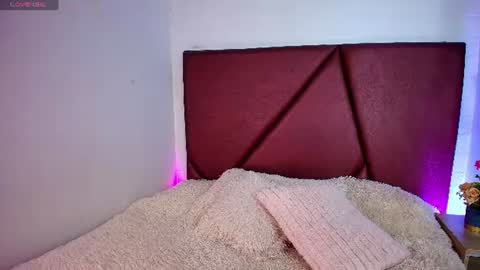 Lexi Howard  online show from 07.04.26