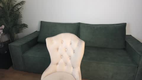 Snapshot of lexia_coy chatting on 12.07.24 Vicki online show from 12.07.24