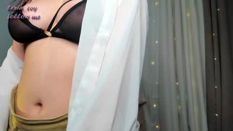 Snapshot of lexia_coy chatting on 02.02.25 Vicki online show from 02.02.25