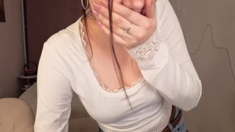 Snapshot of lexia_coy chatting on 12.14.25 Vicki online show from 12.14.25